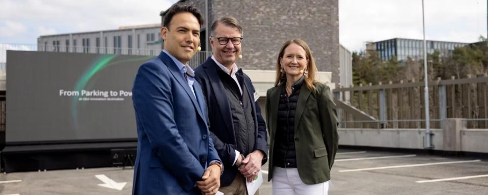 Annika Abraham, VD, ChargeNode,  Alejandro Castro Pérez, Vice President Energy Solutions, Volvo Cars, samt Per-Henrik Persson, VD, Buddy Energy. Pressbild: Charge Node