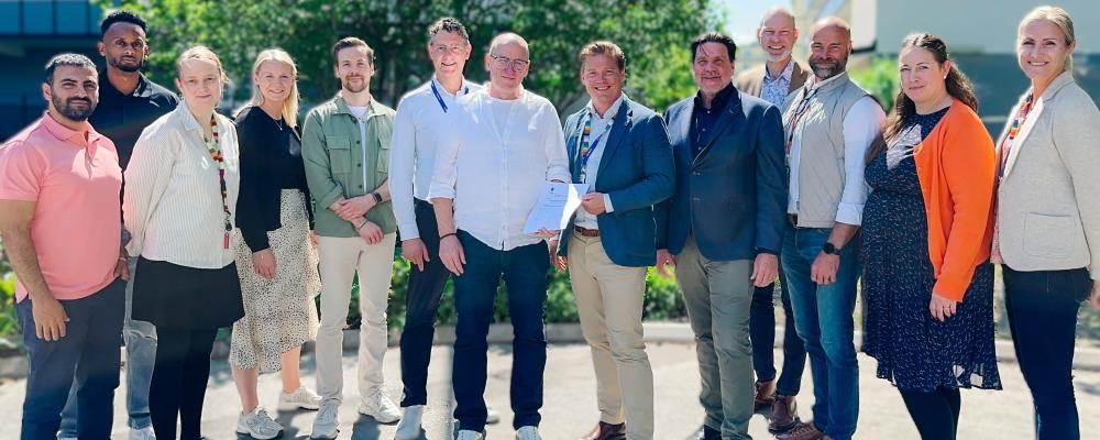 Medarbetare på Micasa Fastigheter och Skanska Sverige AB. Pressbild: Micasa Fastigheter