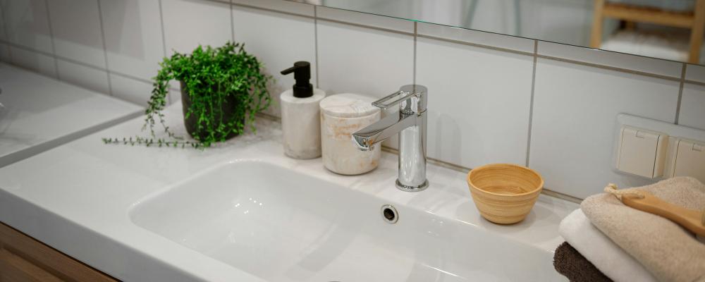 Efter en svacka under våren visar den senaste Säker Vatten Barometern att de auktoriserade VVS-företagen går starkt in i hösten. Foto: Alex Tyson/Unsplash