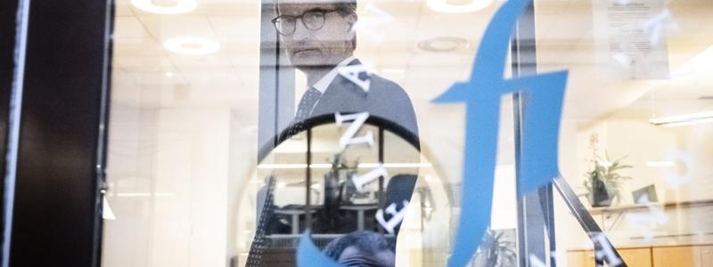 Magnus Hjalmarson Neideman/SvD/TT: Finansinspektionen, med generaldirektör Erik Thedéen, tar bort det tillfälliga undantaget för amorteringskrav i augusti. Arkivbild.