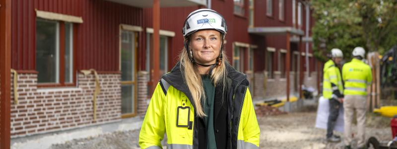 Projektledare Elly Fagerström framför Rapsen.  Av: Gugge Zelander