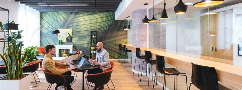 En inspirerande arbetsmiljö främjar samarbete och kreativitet på kontoret. Foto: Fabege
