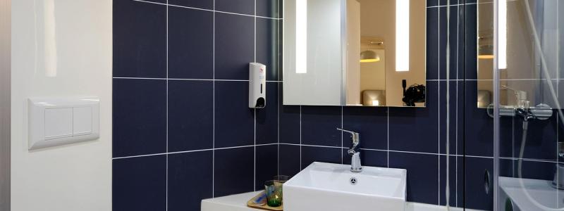 Läckande tätskikt i badrum står för en femtedel av alla vattenskador i svenska bostäder. Bild: Creative Commons Zero