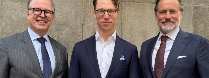 Anders Borg, styrelseordförande i Sehlhall, Carl-Adam von Schéele, Sverigechef för Nrep och Dan T. Sehlberg, vd för Sehlhall
Bild: Maria Gertell