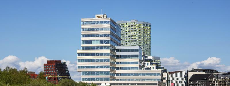 Västra fasaden. En av fasaderna som möter dig när du reser över Öresundsbron eller det första du möter när du åker tåget från Köpenhamn. Foto: Kasper Dudzik