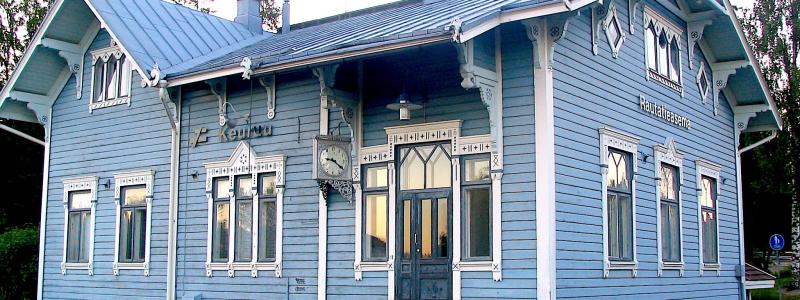 Den här byggnaden, som byggdes 1897 valdes till Finlands vackraste järnvägsstation för ett antal år sedan. Nu fungerar den som bostad för två pensionärer. Foto: Wikipedia Common Lic. Kredit: Zache