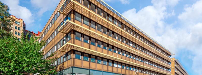 Wallenstam har tecknat hyresavtal med Göteborgs universitet om drygt 5 000 kvadratmeter på Rosenlundsgatan 8. Lokalytorna fördelas på två våningar högst upp i huset. pressbild Wallenstam