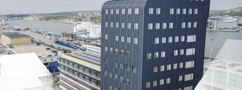 Moderna lokaler, fantastisk utsikt och kreativa gemensamma ytor väntar när SMW Group flyttar in i Stena Fastigheters nybyggda kontorshus Stuveriet, på Masthuggskajen i Göteborg. Foto: Stena Fastigheter