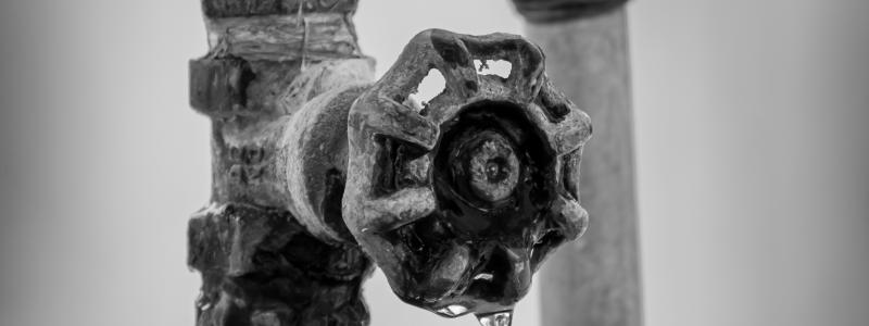 Majoriteten av skadorna beror på åldrade ledningar som inte byts ut i tid. Foto: malama mushitu/Unsplash