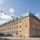 Fastigheten Wattrang 21 ligger i ett centralt kvarter i Karlskrona. Pressbild: Kåpan Fastigheter