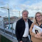 Bygg- och fastighetsforskarna Niclas Andersson och Karin Staffansson Pauli vid Malmö universitet har undersökt målkonflikter och utmaningar vid transformation av byggnader.  Pressbild: Malmö universitet