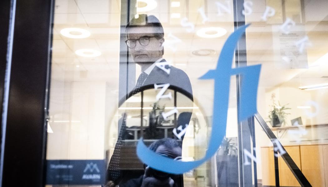 Magnus Hjalmarson Neideman/SvD/TT: Finansinspektionen, med generaldirektör Erik Thedéen, tar bort det tillfälliga undantaget för amorteringskrav i augusti. Arkivbild.