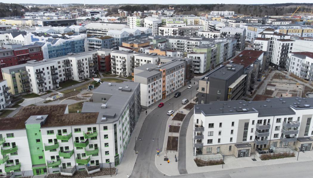 Fredrik Sandberg/TT: Bostadsbyggandet backade under årets första halva. På bilden Barkarbystaden i Stockholm. Arkivbild.