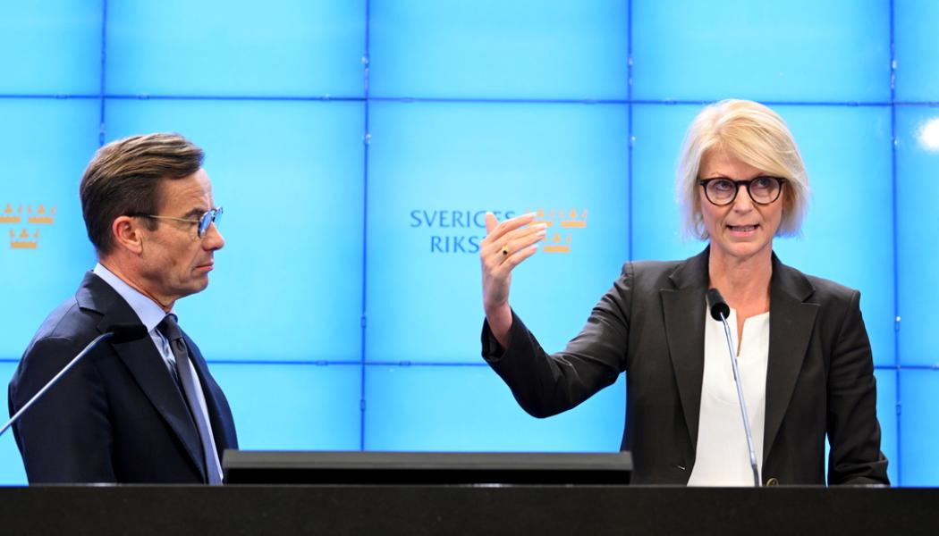 Henrik Montgomery/TT: Moderatledaren Ulf Kristersson och partiets ekonomiskpolitiska talesperson, Elisabeth Svantesson, ser mörkt på ekonomin.
