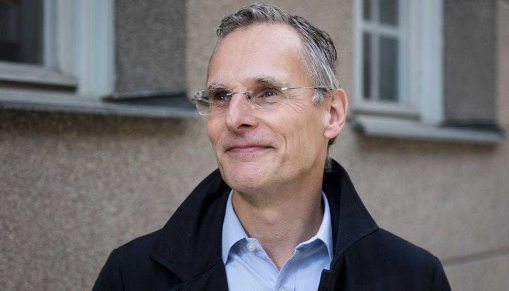Robin Bäckman/TT: Johan Nordenfelt, informationschef på mäklarfirman Erik Olsson, bekräftar att färre personer gǻr på visningar just nu och många av de som dyker upp dessutom är mer avvaktande.