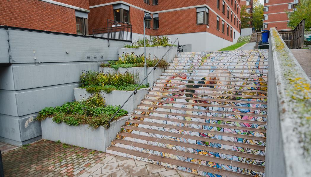 Trappkonst 2021, ett verk skapat med AI av KTH-doktoranden Alessio Russo. Foto: Stockholms studentbostäder