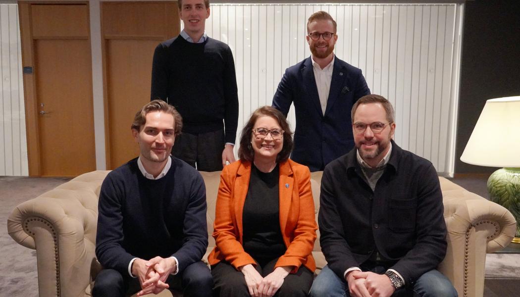 Främre rad: Jesper Eliason VD Bodil, Åsa Davidsson Vvd & Marknadschef HusmanHagberg, Johan Crafoord, Marknadschef Bodil. Bakre rad: Johan Lanner, Finanschef Bodil, Fredrik Kjell VD HusmanHagberg. Foto: HusmanHagberg