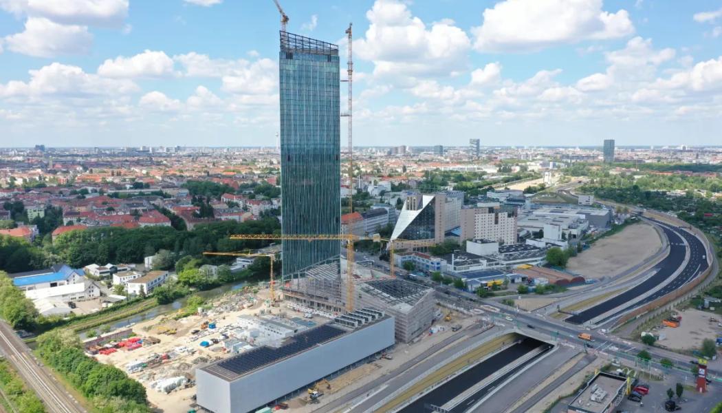 Berlins högsta byggnad, Estrel Tower. Foto: Byggherre:  Estrel Tower Besitz GmbH & Co. KG. Arkitekt: Barkow Leibinger