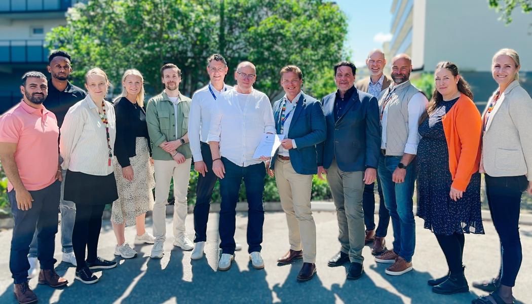 Medarbetare på Micasa Fastigheter och Skanska Sverige AB. Pressbild: Micasa Fastigheter