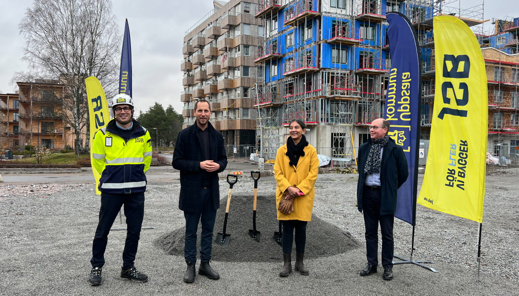 Byggnationen av Uppsalas nya Multihus är nu officiellt igång. Under onsdagen sattes spaden i﻿ marken för Uppsalas nya Multihus i den nya stadsdelen Rosendal. JSB Construction AB står som totalentreprenör för projektet och beställare är Uppsala kommun. Foto: JSB