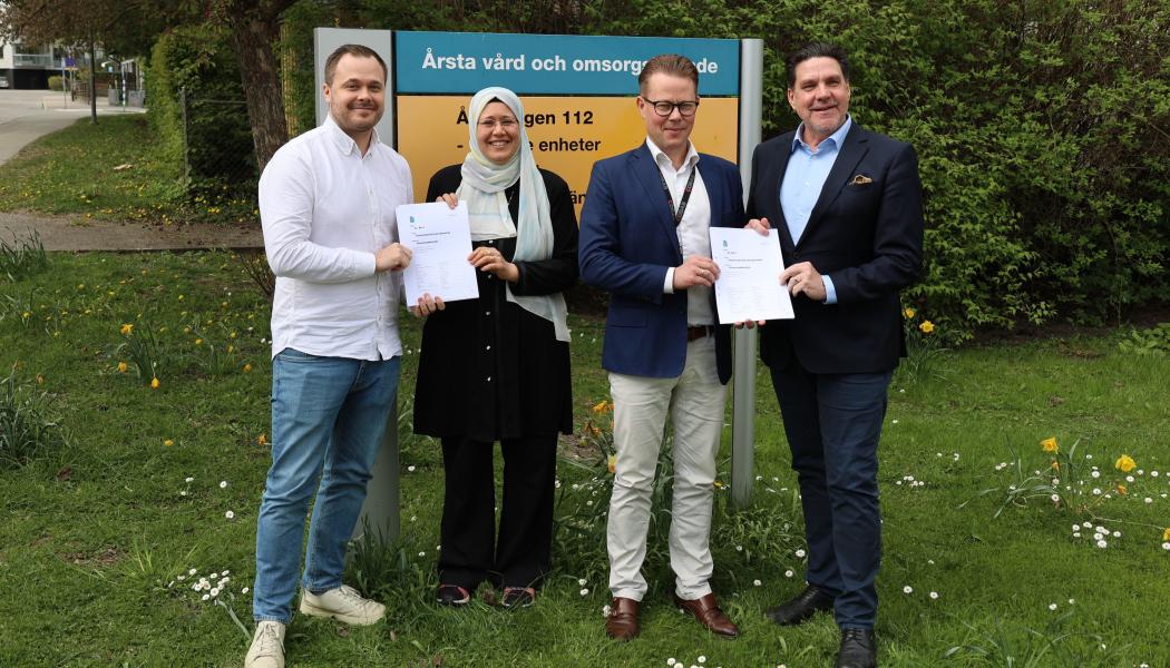 Micasa Fastigheter och COBAB har signerat avtalet som innebär byggstart av kvarteret Ånn i Årsta sommaren 2025. Pressbild: Micasa Fastigheter