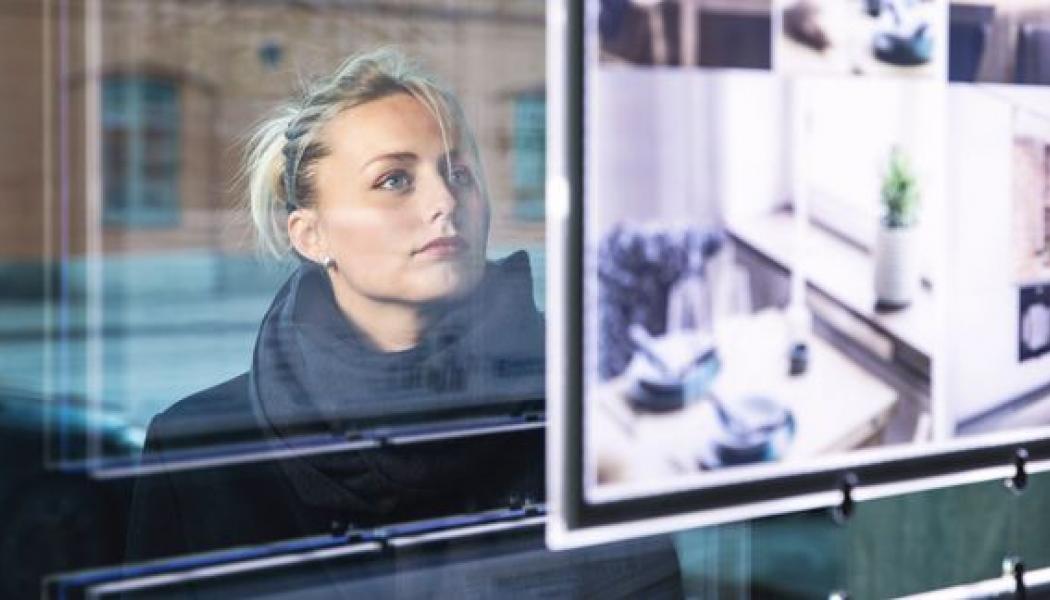 För första gången i år visar bostadsrättspriserna i Sverige en inbromsning med oförändrade priser i april. Det visar nya siffror från Svensk Mäklarstatistik. Foto: Länsförsäkringar Fastighetsförmedling