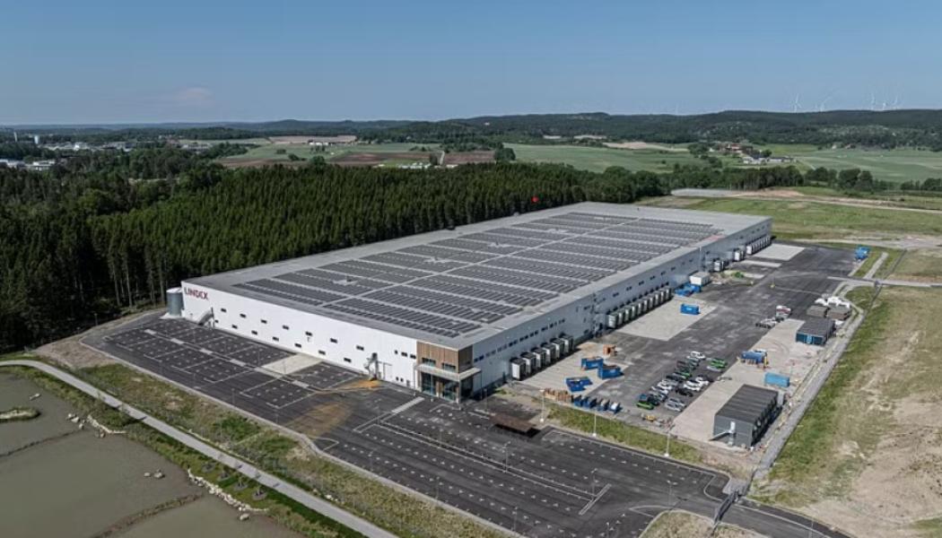 Lindex nybyggda omnilager är en högautomatiserande anläggning på 40 000 kvm. Foto: Inhouse Tech 