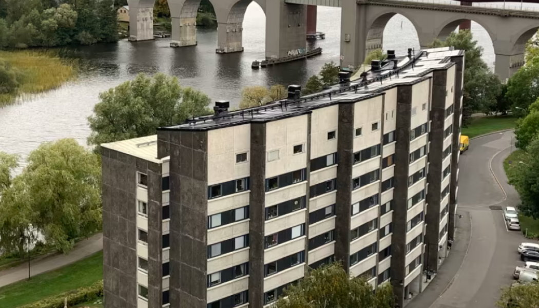 Den nya solcellsanläggningen i HSB brf Tanto på Södermalm blir med sina 376 kWp enligt Svensk Solenergi den hittills största bland bostadsrättsföreningar i Stockholms stad. Foto: HSB 