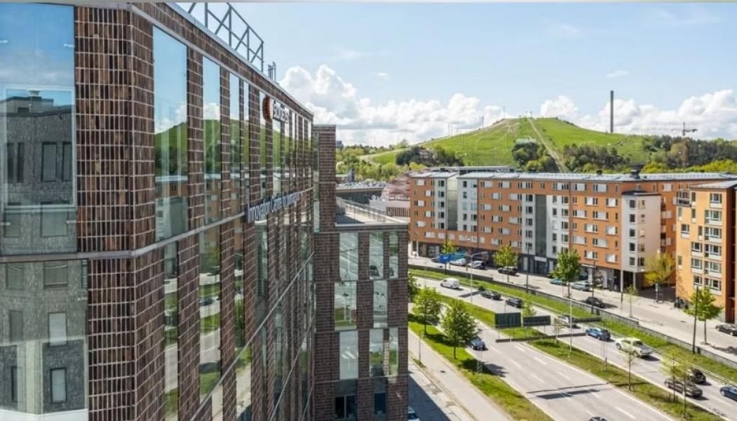 Veho Import AB, distributör av Mercedes-Benz och FUSO lastbilar i Sverige, meddelar idag att företaget flyttar sina kontor i både Stockholm och Malmö till nya, moderna lokaler. pressfoto Veho Import