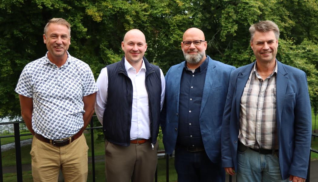 Patrick Eriksson, Fastighetschef Vallonbygden, Anton Hellström, VD HSB Östra, Per Nordin, Bygg- och Fastighetschef HSB Östra, Hans-Erik Olofsson, VD VAllonbygden Foto: Vallonbygden