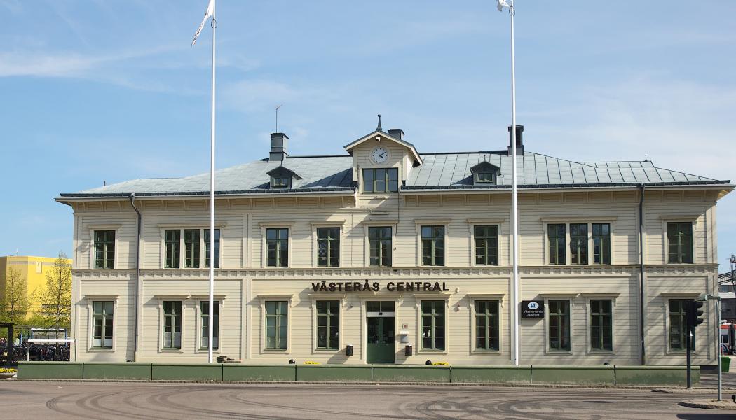 Västerås nuvarande stationshus förvaltas och ägs i dag av VCAB – ett bolag som ägs till 49 % av Västerås stad och till 51 % av Jernhusen. . Foto: Mostphotos
