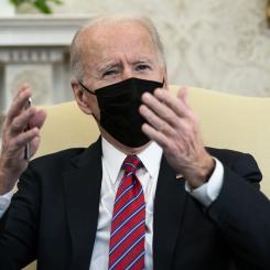 Evan Vucci/AP/TT: President Joe Bidens stödpaket på 1|900 miljarder dollar, på väg att godkännas i kongressen, har gett upphov till en utbredd inflationsoro i USA, med stigande långräntor och börsturbulens som följd. Arkivbild.