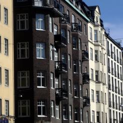 Hasse Holmberg / TT: Priset på bostadsrätter i Stockholm har fortsatt nedåt under december, om än i långsammare takt. Arkivbild.