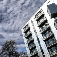 Anders Wiklund/TT: Allt fler bostadsrättsägare uppger att de oroar sig över föreningens ekonomi, enligt en ny rapport från Sveriges bostadsrättscentrum (SBC). Arkivbild.