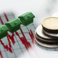 Fredrik Sandberg/TT: Inflationen faller, vilket kan lindra trycket på bolåneräntorna. Arkivbild.