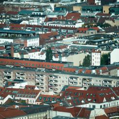 Markus Schreiber/AP/TT: Bopriserna i Tyskland faller dramatiskt. Arkivbild med vy över Berlin.