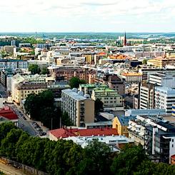 Stadens snabba expansion medför även en rad infrastrukturprojekt. Bland de mest uppmärksammade satsningarna är bygget av en ny spårväg samt utvecklingen av det östra centrumet, som ska bli ett nav för utbildning, tjänster och boende. Foto: Wikipedia Common, kredit: Markus Koljonen (Dilaudid)