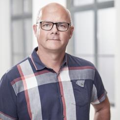 Kunden i fokus. Långsiktig hållbar förvaltning. Lyhörd och ödmjuk är några av de viktigaste sakerna i vardagen för Anders Adlerborn, fastighetsförvaltare hos Wallenstam och nominerad i Förvaltarforums utnämning Årets förvaltare. Foto: Wallenstam
