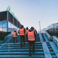 Poseidons trygghetsvärdar ronderar sedan november även Bostadsbolagetsoch Familjebostäders områden i Frölunda-Tynnered. Foto: Poseidon