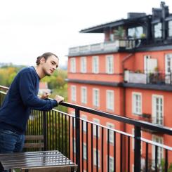 Både villa- och bostadsrättspriserna i Sverige sjönk med 1 procent den senaste månaden, medan bostadsrättspriserna i Stockholm steg. Det visar nya siffror från Svensk Mäklarstatistik. Foto: Länsförsäkringar Fastighetsförmedling