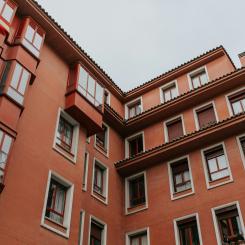 Bostadshus. Pressbild: Braden Collum / Unsplash