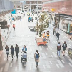 Allt fler företag väljer att lämna centrala lägen för externa handelsområden. Pressbild. Svensk Handel