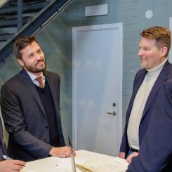 Huddinge Samhällsfastigheter hade i början av december besök av representanter från European Investment Bank (EIB) för samtal om investeringar i fastighetsbeståndet för minskad energianvändning och det EU bidrag som ska delfinansiera projektet.