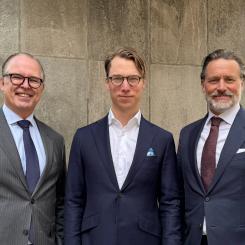 Anders Borg, styrelseordförande i Sehlhall, Carl-Adam von Schéele, Sverigechef för Nrep och Dan T. Sehlberg, vd för Sehlhall
Bild: Maria Gertell