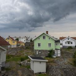 Sex av tio (59 procent) säger att de kommer att ta hänsyn till klimatrisker om de köper hus i framtiden. De allra flesta, 85 procent, tycker att fastighetsmäklare borde vara skyldiga att informera om klimatrisker vid en husförsäljning. Foto: SBAB Bank