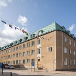 Fastigheten Wattrang 21 ligger i ett centralt kvarter i Karlskrona. Pressbild: Kåpan Fastigheter