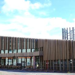 Kulturhuset Bergsjön i augusti, några dagar innan invigningen. Foto: Linnéa Siitari