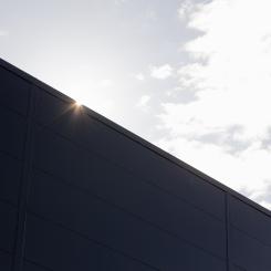 På den cirka 60 000 kvadratmeter stora fastigheten finns idag en äldre byggnad som ska rivas och ge plats för en ny logistikanläggning. Foto: Nordsten Development