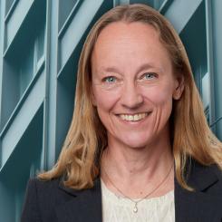 Karin Witalis är ansvarig för SEPREF:s konsensusprognos. Kollage. Foto: Colliers