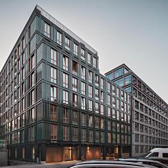 På Norrbackagatan 49 i Vasastan pågår uppförandet av 79 bostäder inom projektet Tile House. Byggnaden är ritad av Kjellander Sjöberg, som har utformat ett platsanpassat infill-projekt på uppdrag av utvecklaren Fokus Nordic. Foto: Johan Fowelin